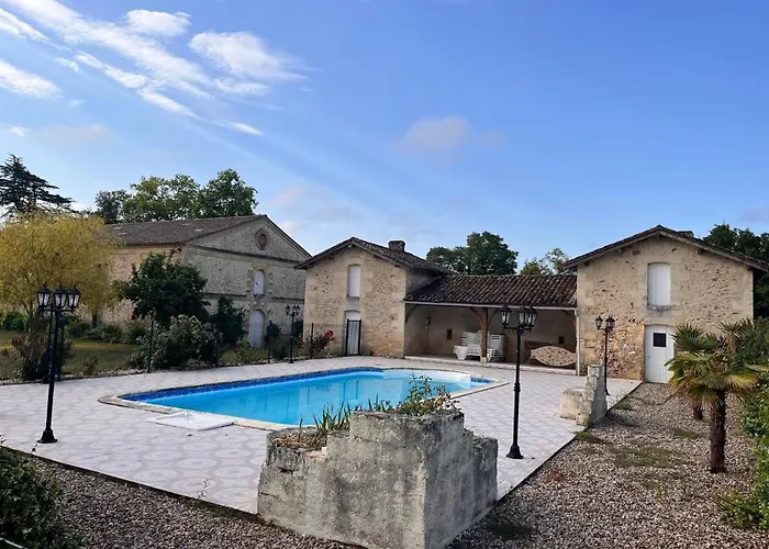 Feriehus Ancien Chai Renove Dans Un Parc Clos De 3 Hectares *
