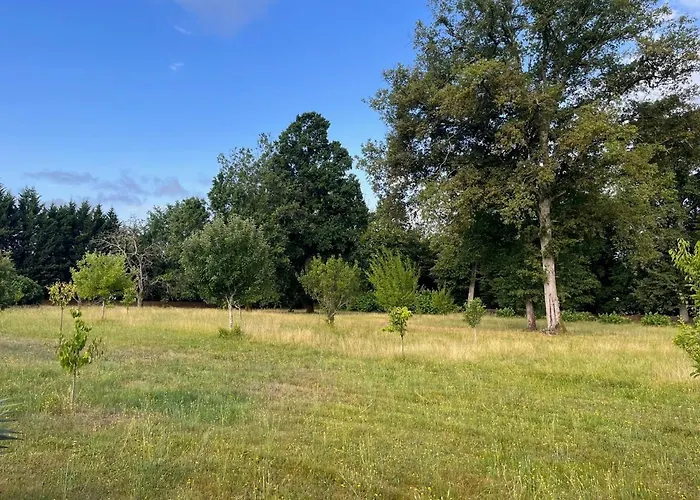 Ancien Chai Renove Dans Un Parc Clos De 3 Hectares Casa de Férias *